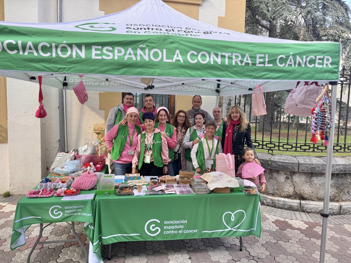 aytolaredo's tweet photo. 🎀Desde el Ayuntamiento de Laredo apoyamos a la sede laredana de la Asociación Española Contra el Cáncer en sus actividades de sensibilización y concienciación por el Día Contra el Cáncer de Mama, que se celebra mañana, día 19 de octubre. https://t.co/WSx7FFkPRT