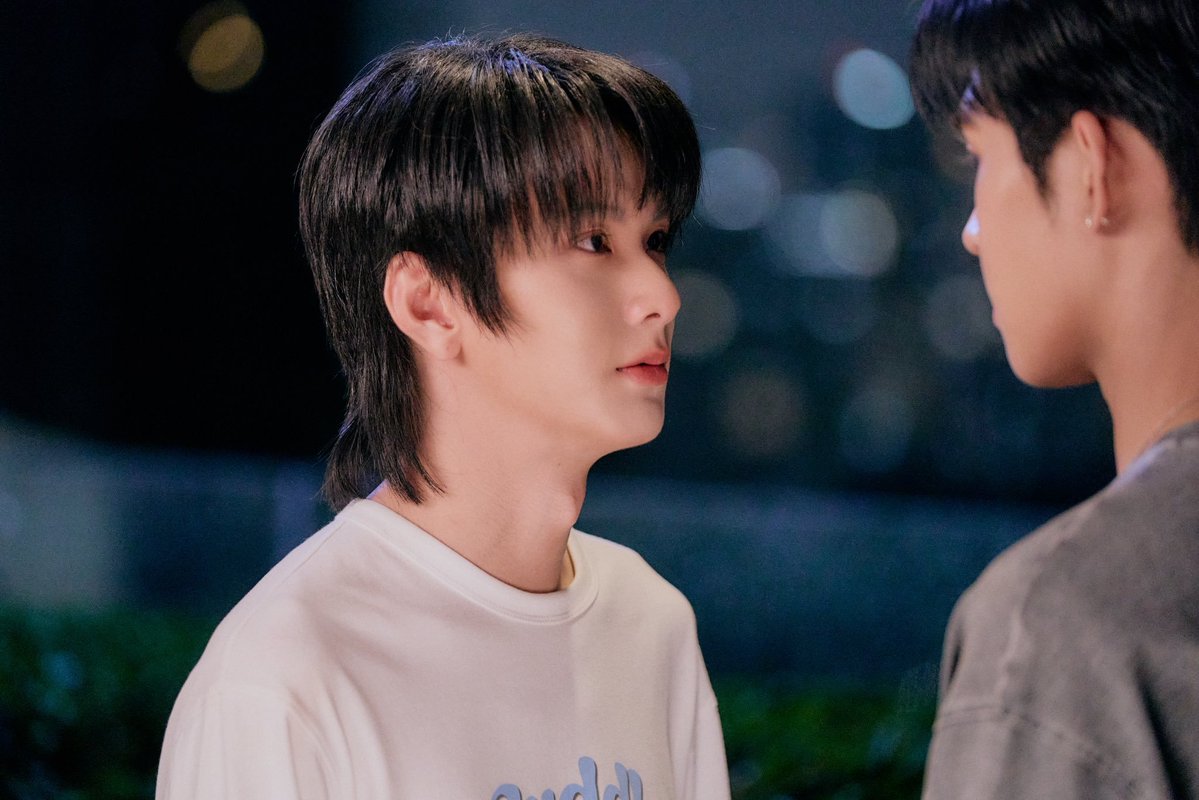 ChueChue333751's tweet photo. Every episode keeps getting more beautiful, and EP.8 is another reason why I love Mr. Fanboy so much. The storytelling, the acting, and the emotions deserve all the love and appreciation. 

MR FANBOY CHAPTER 8

#MrFanboyEP8 https://t.co/2vtaTnL2ap