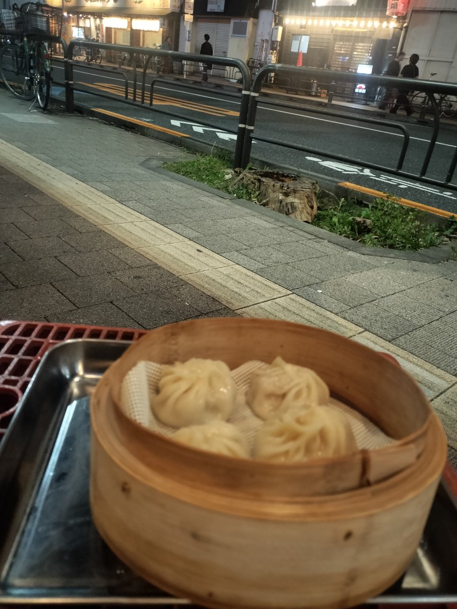 pamuukomuu's tweet photo. 路上小籠包🥟 https://t.co/4XXb7Sl1YQ