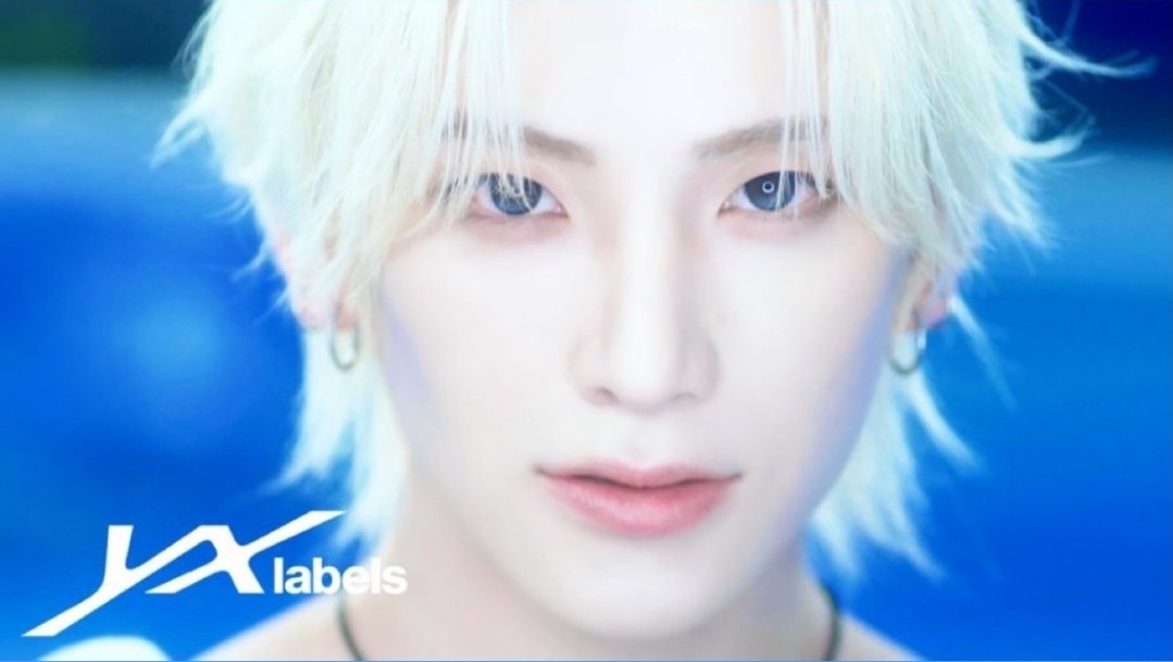 cinnabhuns's tweet photo. i know y'all see it too https://t.co/MurAxMPF2J