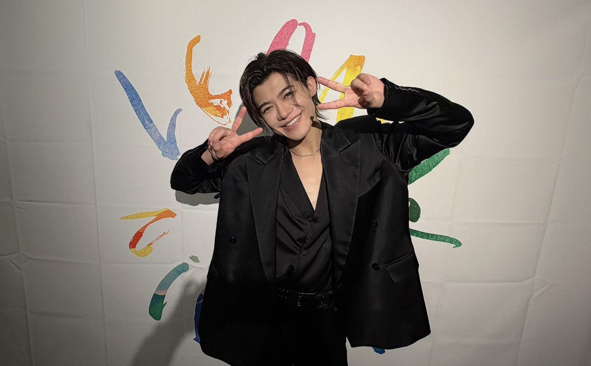 niihamaLEON's tweet photo. やっぱり黒だねぇ⚫️
#成田ディナーショーありがとうございました
#また明日からの一週間もがんばレオン https://t.co/LZ6sV5nxXS
