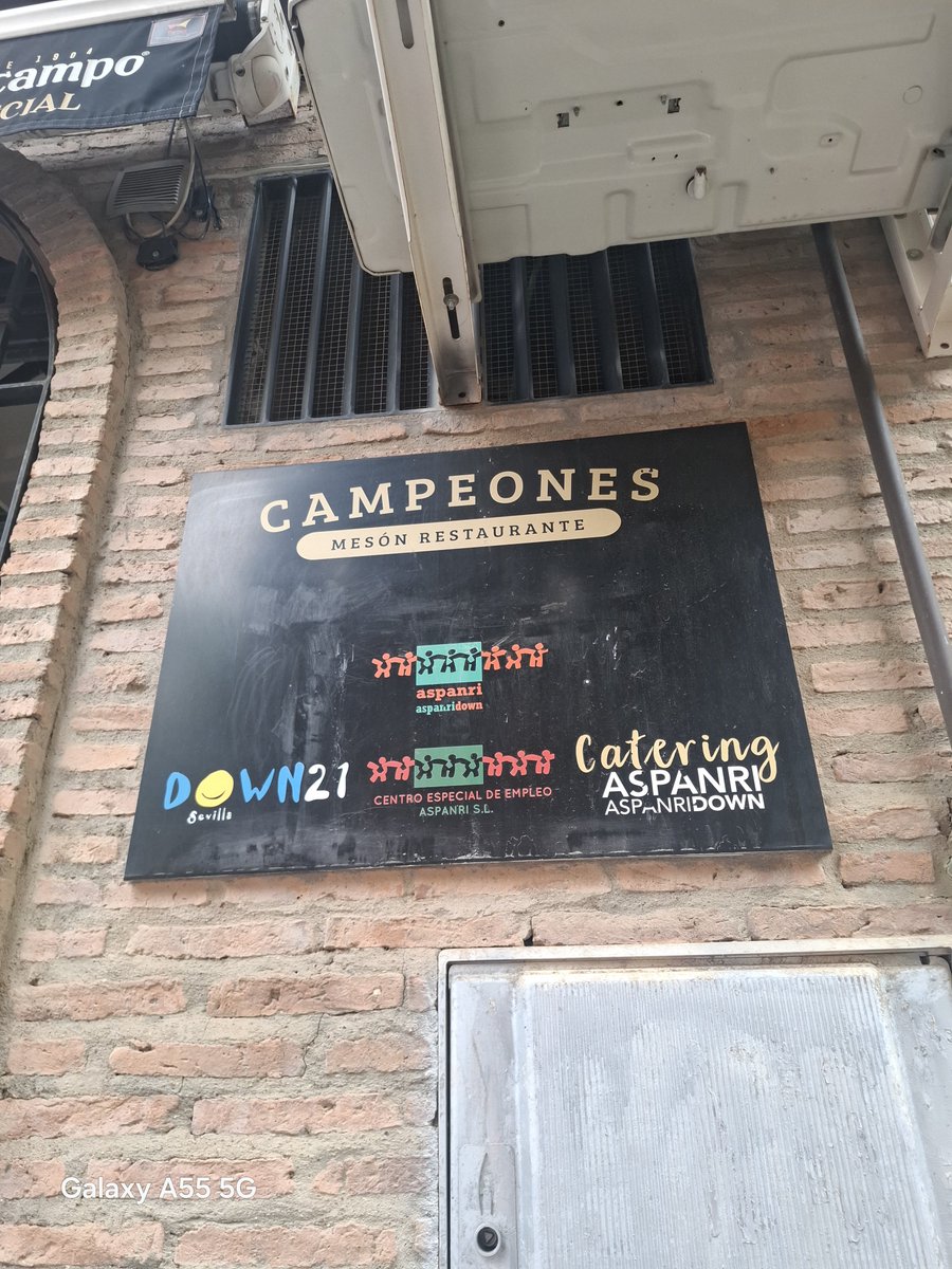 VIKYKA30's tweet photo. Restaurante Campeones,junto al Ramon Sánchez Pizjuan.  Lugar donde  la diversidad y la inclusión de personas con diferentes capacidades es su sello de identidad.  Hay que venir si o si!! https://t.co/0bF32WhsRs