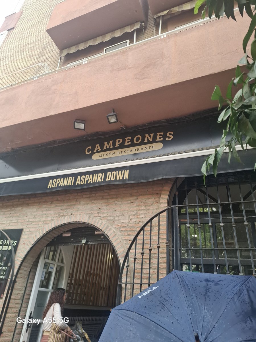 VIKYKA30's tweet photo. Restaurante Campeones,junto al Ramon Sánchez Pizjuan.  Lugar donde  la diversidad y la inclusión de personas con diferentes capacidades es su sello de identidad.  Hay que venir si o si!! https://t.co/0bF32WhsRs