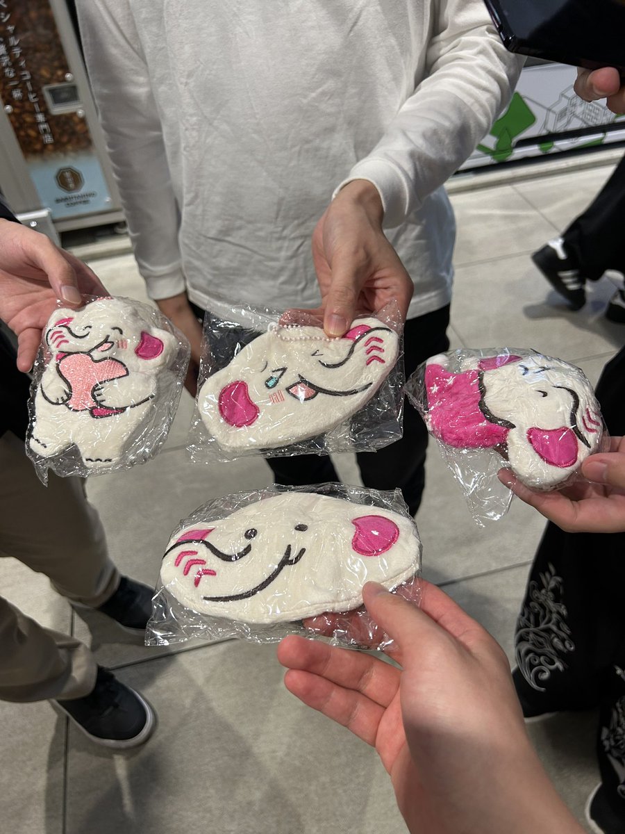 Shibaten_zakky's tweet photo. #蟲神器
#クリームボックス杯
福島初遠征🚌
結果は1部2部ともに3-2！

終日とっても楽しかった！
抽選でコンプティーク当たったんでヨシっ🎯
栗饅頭さん、皆さんありがとうございました！
皆さん優しくて大好きです(*´`) https://t.co/IiEj2gfE5u