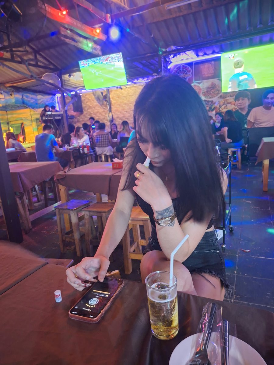 ZeldaPervine's tweet photo. เผาหัวว 🍺 
ให้เพื่อนถ่าย กล้องสดตลอดไปปป  
#นครสวรรค์ 
#นครสวรรค์ในเมือง https://t.co/ULBDYxhenf