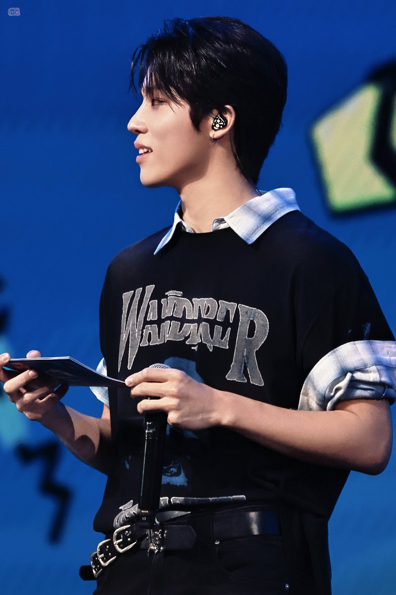 lyyz_DY's tweet photo. 261018 NOL FESTIVAL
MC쩡

#TREASURE #트레저 #PARKJEONGWOO #박정우 https://t.co/LrhTBkrB7e