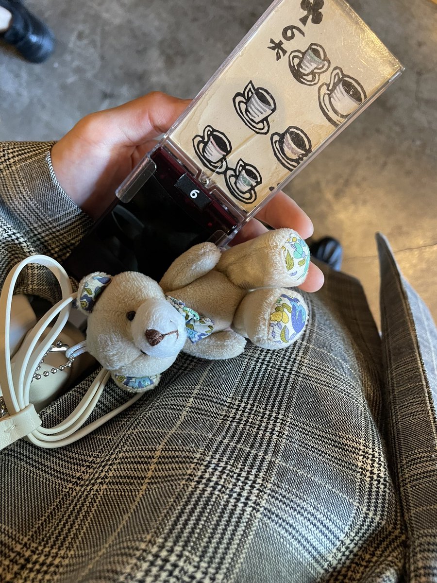 kutu0012's tweet photo. 今日は外出た！珈琲飲んだ！その後家でとおかみこどもの雨と雪みた！いつ見ても泣く

待ちブザーみたいなのかわいかったよ https://t.co/bnQuFypQkB