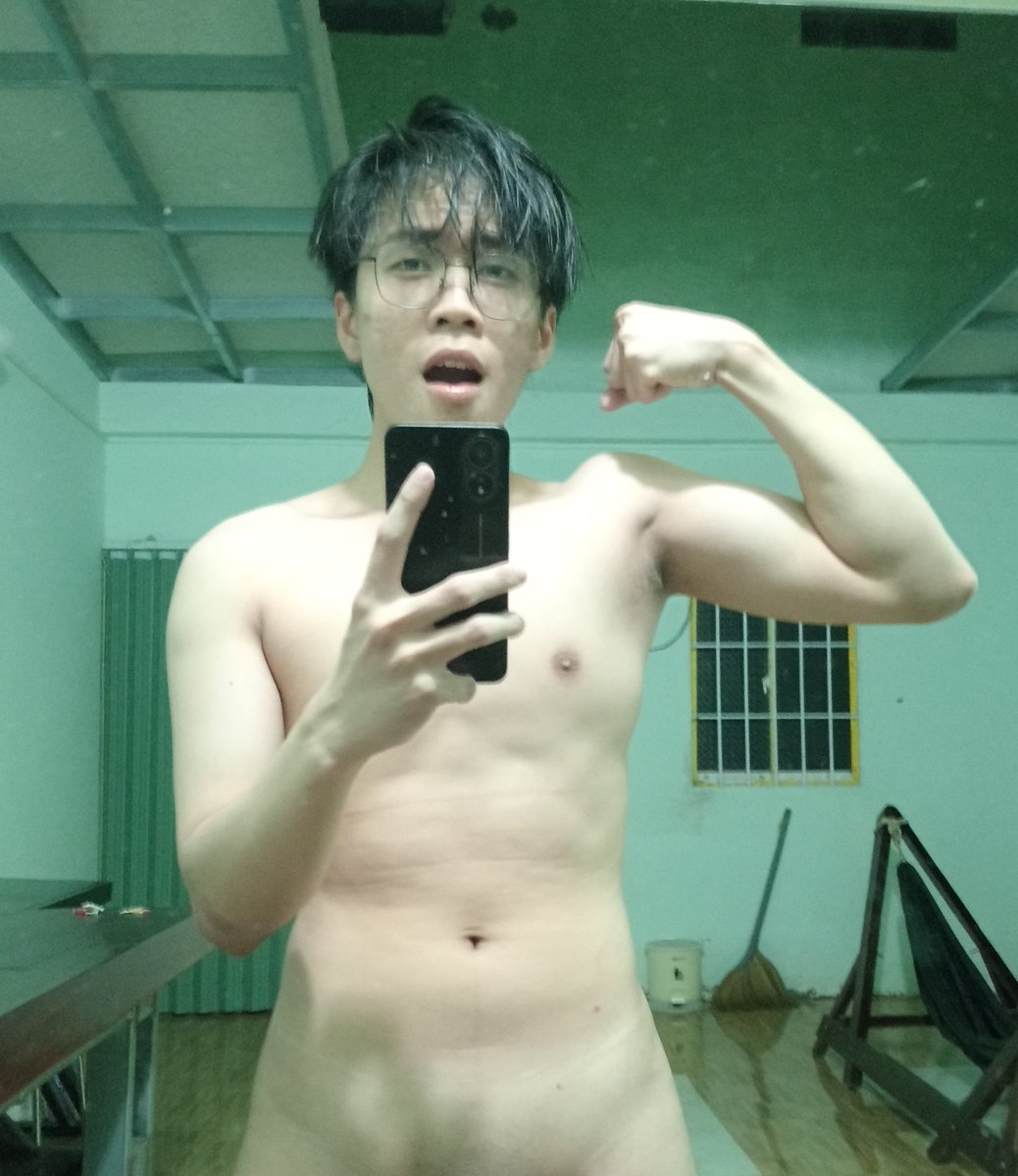 nghi_zuu's tweet photo. Dạo nì mèo mụp lên rất nhiều ó 🥺 chắc ăn nhiều đang muốn múp lên nữa r tập cho có cơ 😸🫶 https://t.co/YT549pNi97