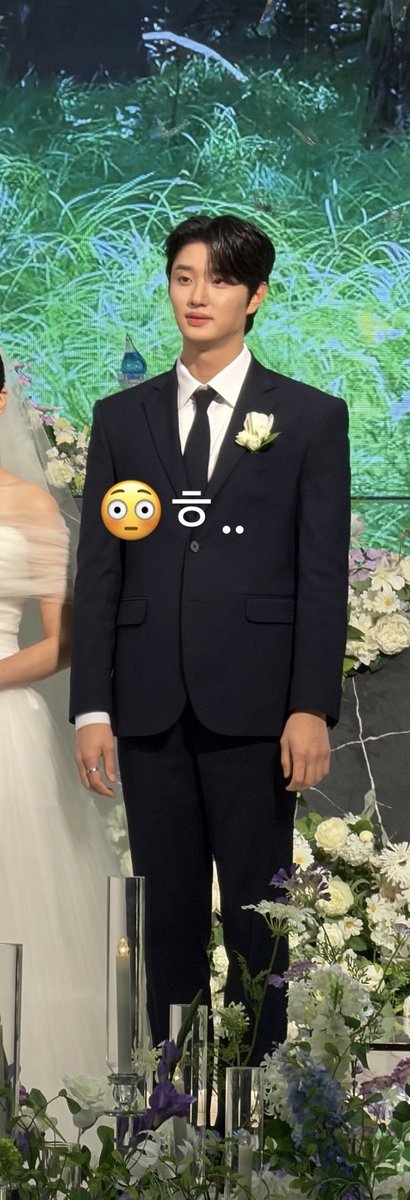 Jonjae_won's tweet photo. 이제는 프로사회러 #김재원 
순록이랑 유미랑 결혼식 올린 웨딩홀이였쟈나😳 https://t.co/NlE44VDRZc