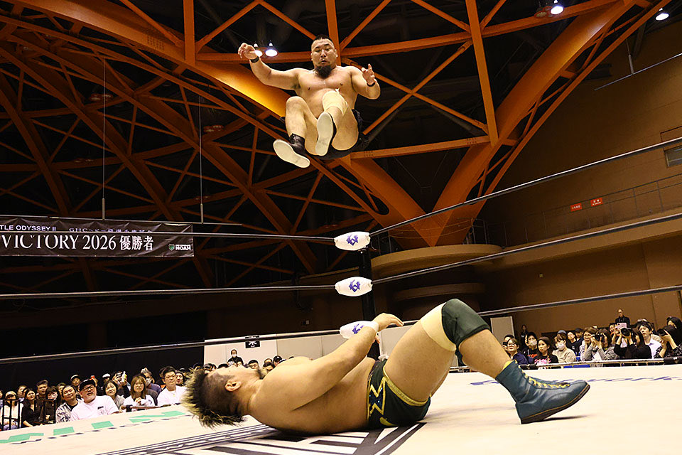 noah_kitamiya's tweet photo. １５周年完全勝利で終焉💢

両親とゴッドファーザー💢
ありがとォォェ💢 https://t.co/iWCufY2lAQ