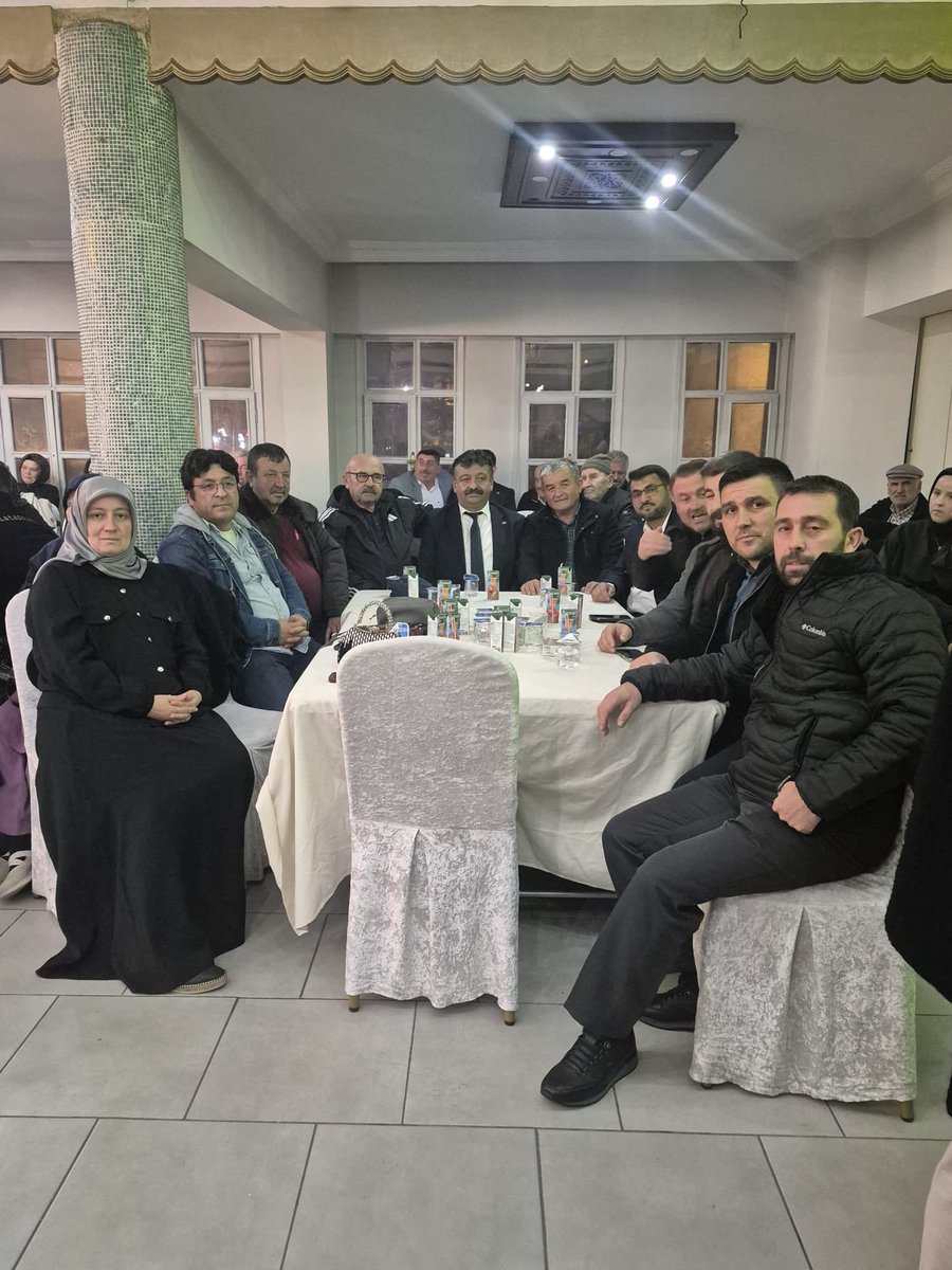 akpartibolu14's tweet photo. 📌 Mudurnu İlçe Yönetim Kurulu Üyemiz, Siyasi ve Hukuki İşler Başkanımız Sayın Yücel Eryılmaz ile Nurgül Hanım’ın Göynük’te düzenlenen nikah merasimine katılarak mutluluklarına ortak olduk.

#akpartibolu #bolu https://t.co/UTCT4HIaZd