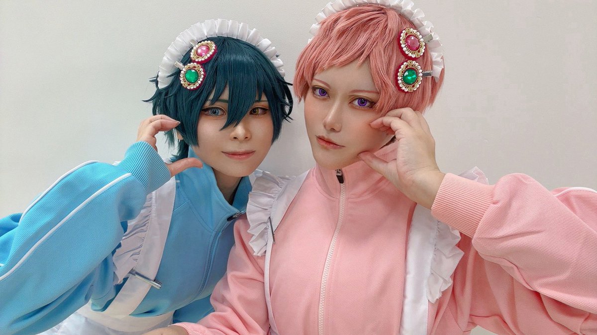ama_ebi_chan_'s tweet photo. ゔぁるちゃんやってきました！🌹
ジャージメイド出た瞬間に当初の予定をひっくり返してこっちに変えました🥺
めちゃくちゃ楽しかったです！

(後ろのデカリボン頑張って作ったのに撮るの忘れました😢)
#コスチャinイオン今治 https://t.co/aCGOHvfEPu