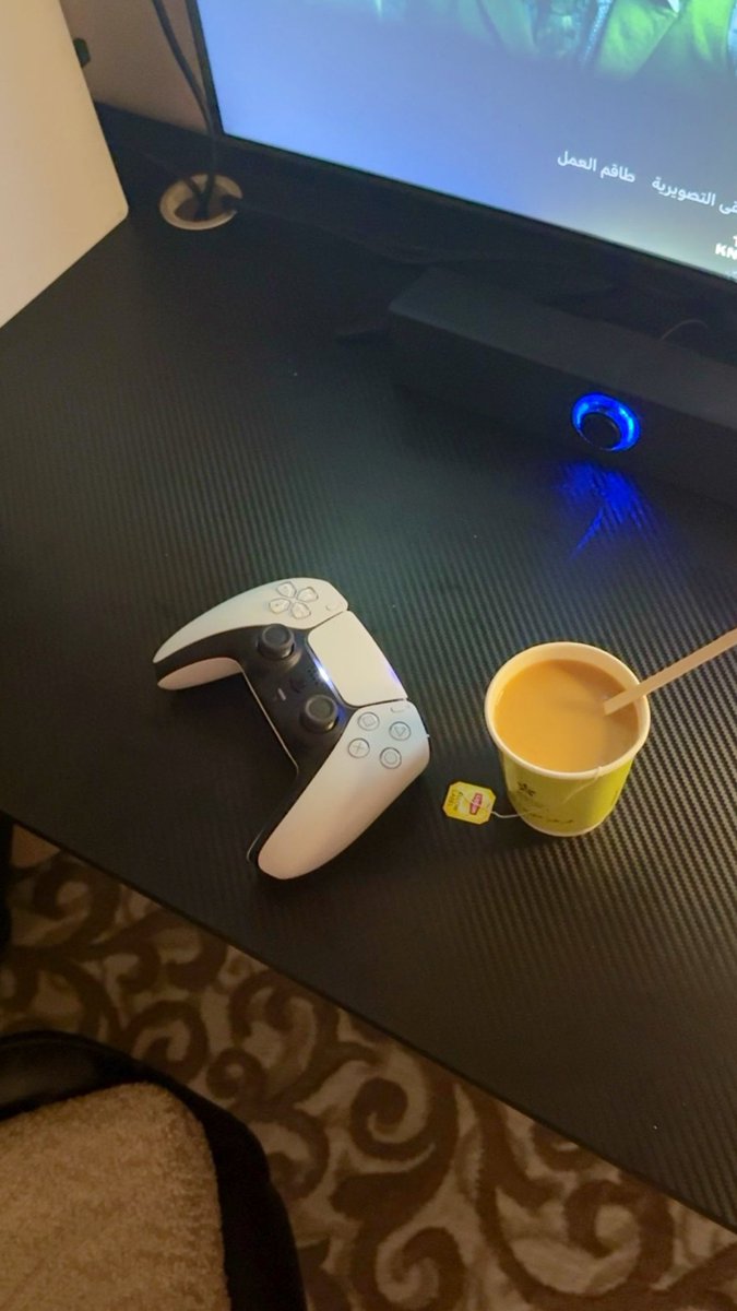is_i10's tweet photo. مافي احترام للظهر و الحر https://t.co/StwZIvd7SO
