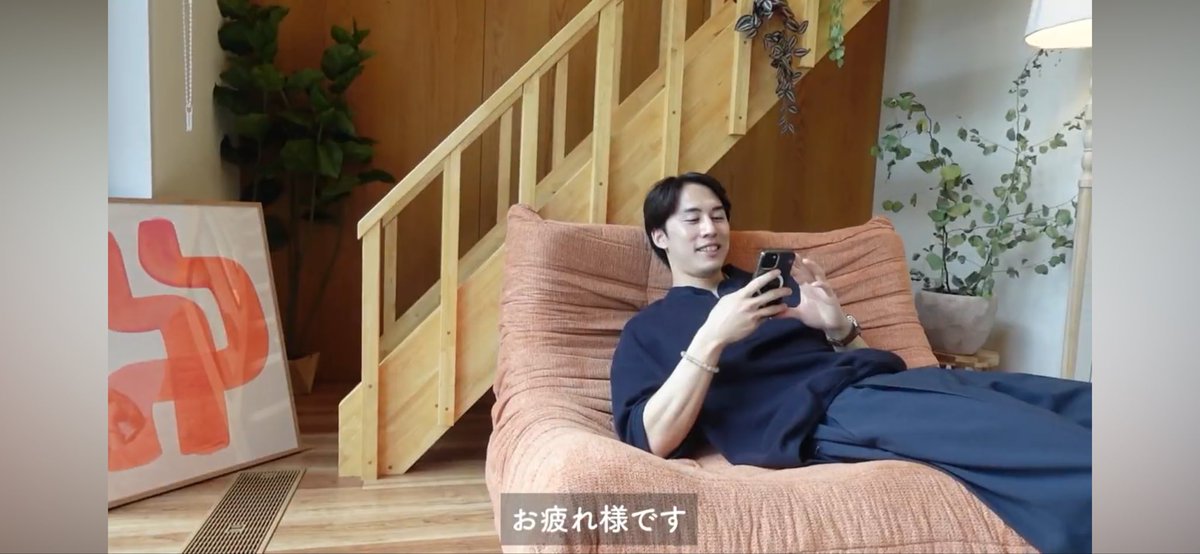 comfortable_1ri's tweet photo. りかこさんの方でもコラボさせてもらったんですけど、人様の家でくつろいでるの怖い。それを動画でおさめられてる。 https://t.co/hJyQGIyHQ7