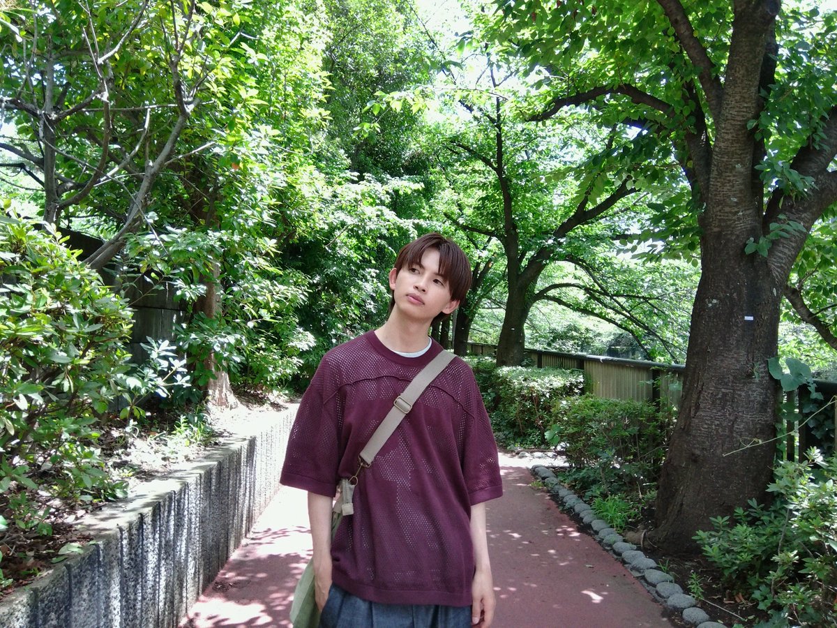 aotomidori_8's tweet photo. ┋ #ドラマ青と碧 オフショット📷ˊ˗ ┋

大学生の碧は髪型に少し変化が……
青はすぐ気づきましたね👶

｟ 第３話まで 無料配信中🌿 ｠
✼ 𝗧𝗩𝗲𝗿▶︎https://t.co/wizJrcs7mw
✼ 𝗟𝗲𝗺𝗶𝗻𝗼▶︎https://t.co/58PbB8MAS8

ハッシュタグは #ドラマ青と碧 で
ご感想お待ちしています📝

【𝗣𝗜𝗖】
┈ ┈ ┈ ┈ ┈ ┈ ┈
#草川直弥
#青と碧 💙💚