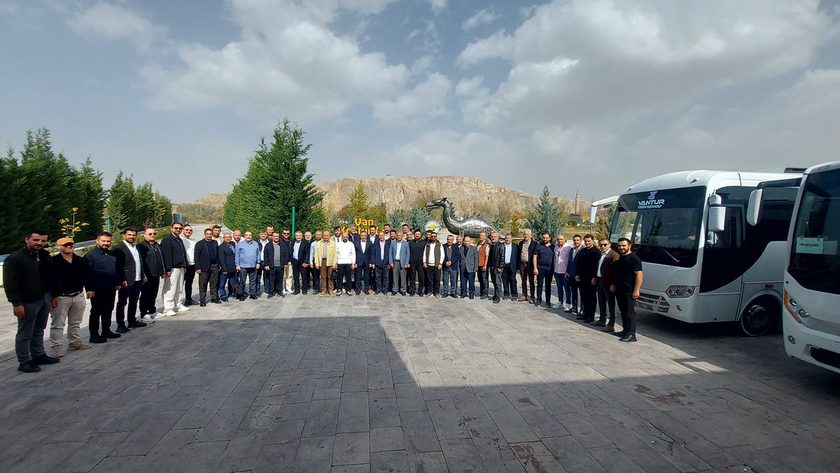 FatihBilalYulek's tweet photo. "MÜSİAD Ankara Ailelerle Tarihi ve Turistik Van Gezisi" programımız kapsamında MÜSİAD Van Şubemizin nazik ev sahipliğinde düzenlenen kahvaltı organizasyonunda bir araya geldik.

Doğunun incisi Van’da gerçekleşen bu verimli buluşmada, bölgeler arası ticari iş birliklerimizi, ortak projelerimizi ve hedeflerimizi istişare etme fırsatı bulduk.

Misafirperverlikleri için MÜSİAD Van Şube Başkanı Abdullah Aras’a ve Kurucu Başkanı Abdulahat Arvas'a teşekkür ediyorum.