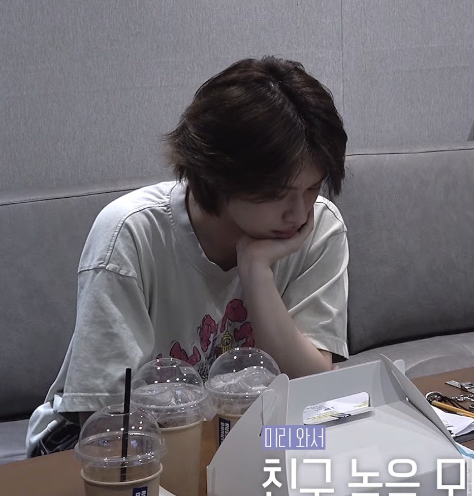 jjungmore's tweet photo. 선녀 옷 훔쳐야돼 https://t.co/ZTzF88lN0H