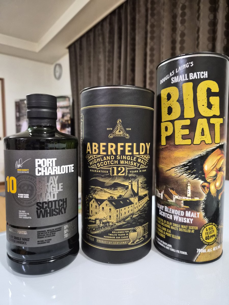 harapeco0528's tweet photo. 帰宅したらAmazonセールで購入した
ウイスキーが届いてた🙌
次の休日に飲み比べるか🥃 https://t.co/nZEJeOhkQ3