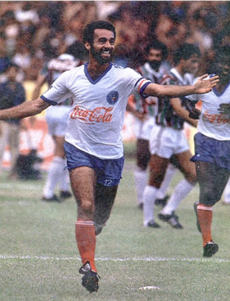 rvianna's tweet photo. A inteligência política e a elegância sutil de Bobô - o heroi eterno do título nacional de 1988.
Vai, Bahia!
Vai, Brasil!
#LulaVerdeEAmarelo https://t.co/rtam2gqyN7