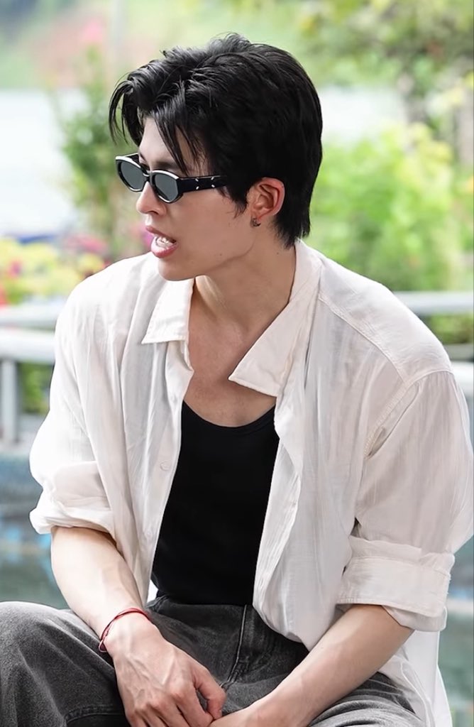 bluebluebuu's tweet photo. มาดโคตรได้เลยว่ะ โคตรหล่อ https://t.co/cb2lA14XWd