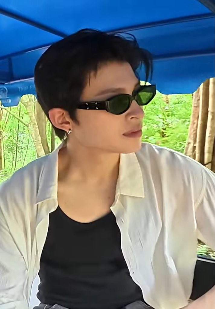 bluebluebuu's tweet photo. มาดโคตรได้เลยว่ะ โคตรหล่อ https://t.co/cb2lA14XWd