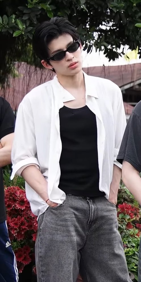 bluebluebuu's tweet photo. มาดโคตรได้เลยว่ะ โคตรหล่อ https://t.co/cb2lA14XWd