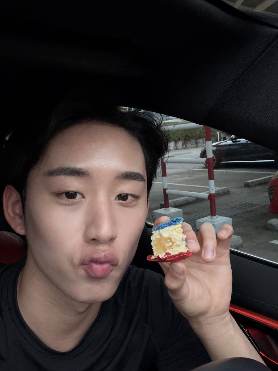 happiemumu's tweet photo. ใครหนอ รักลี่เท่าชีวี https://t.co/RmWCNTt2Jo