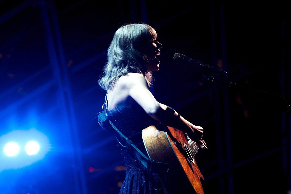 TSTheErasTour's tweet photo. Taylor Swift performed last night at the @theacademy Museum Gala for the first time in such a long time, and you can see how happy she is on her face!❤️‍🔥 #TaylorSwift 

📸: @GettyVIP https://t.co/4c0YDUciu8