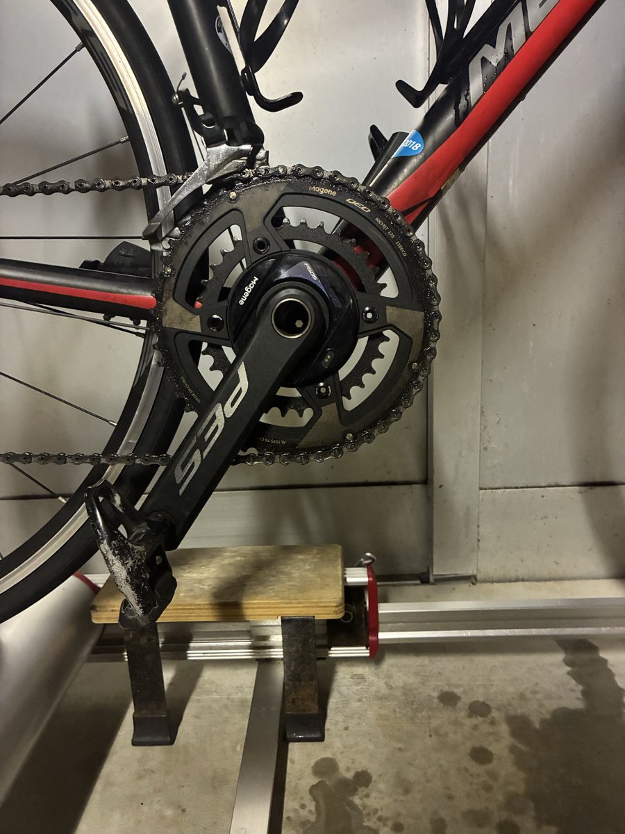 toshi_wow's tweet photo. 精神と時の部屋営業中🚴💦
なんとか60分🔥 https://t.co/2ZQebqYJZl