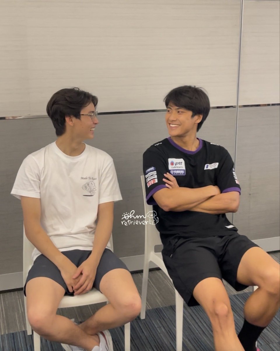 ohmretriever's tweet photo. : ก้องภพมีแฟนมั้ย
💙 : ก้องภพมีแฟนมั้ย ก้องภพ?
: อย่าตอบว่านั่งข้างๆนะ
💙 : เอ่อ ไปดูกันในเรื่องนะครับ

โอเค ทราบเรื่องงงง 🫪

#ohmpawat #ingasavanund
#ohming https://t.co/OXX16BbpQE