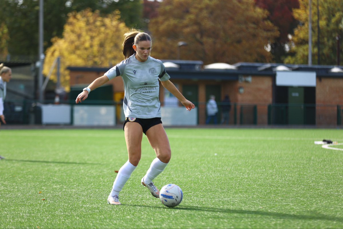 BromleyFCWomen's tweet photo. Putting in the final preparations 💪⚽

The girls are out warming up ahead of today’s clash with Millwall Lionesses 🖤🤍

Kick-off is fast approaching!

#WeAreBromley https://t.co/l3wXSJjhUr