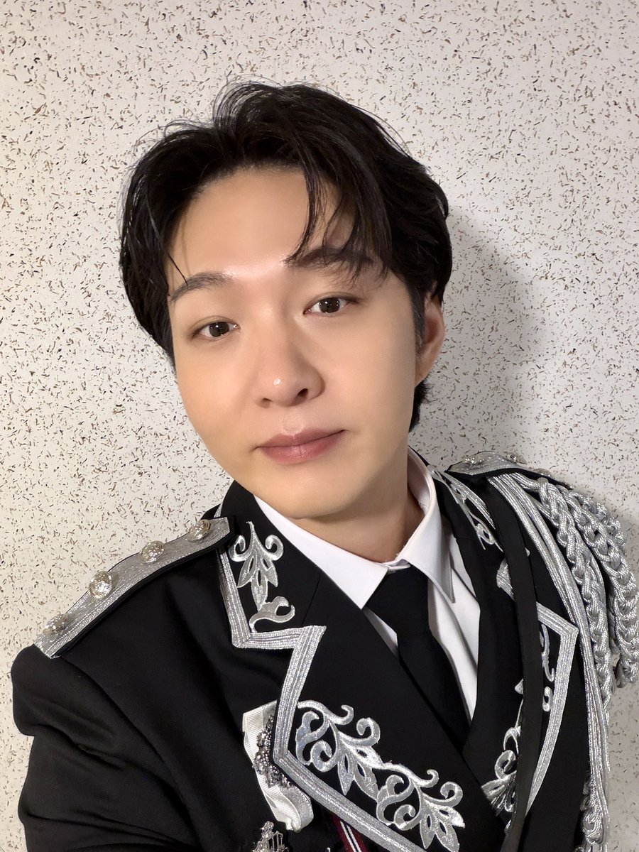 LeeCS_Official's tweet photo. [📸] @ 2026 #이창섭 단독 콘서트 <#Unknown> DAY 3

zz6친💙멜로디의 응원과 사랑으로 가득 채워진 우리의 이야기✨

벌써 마지막이라니 아쉽지만🥹
아직 우리에겐 전국투어가 남아 있으니까요 .ᐟ

창섭이라는 우주에서 반짝이는 별이 되어
앞으로도 쭉 함께해요 (ㅅ´ ˘ `)♡

#LEECHANGSUB #언노운 https://t.co/rpm95EyB5C