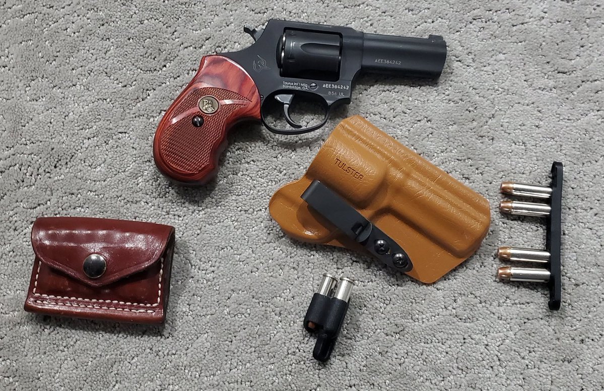 guntalesX's tweet photo. ✨ Frank's words of wisdom: "Baaaah, three inch barrels ain't no good for nothing...said no intelligent revolver shooter, ever." https://t.co/gcL3FqIgLb