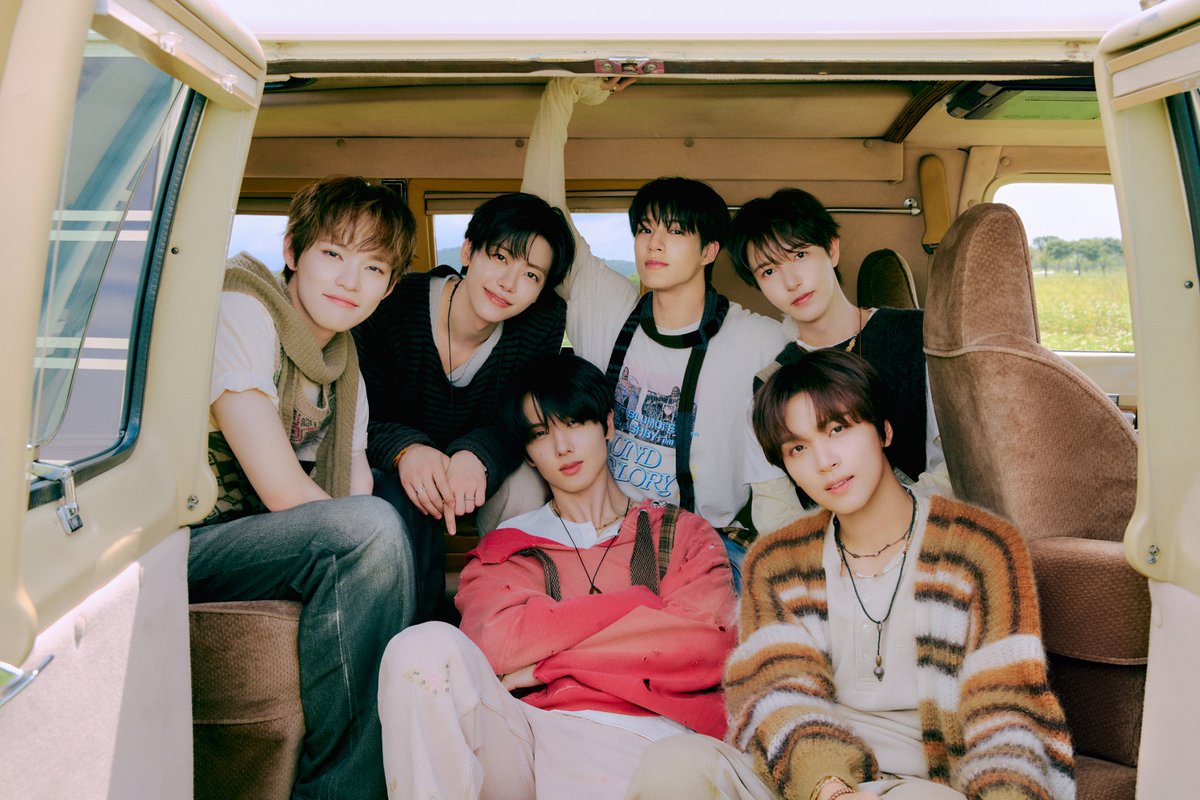 pinkkinjm's tweet photo. WAIT? https://t.co/yrTbBVCB5a