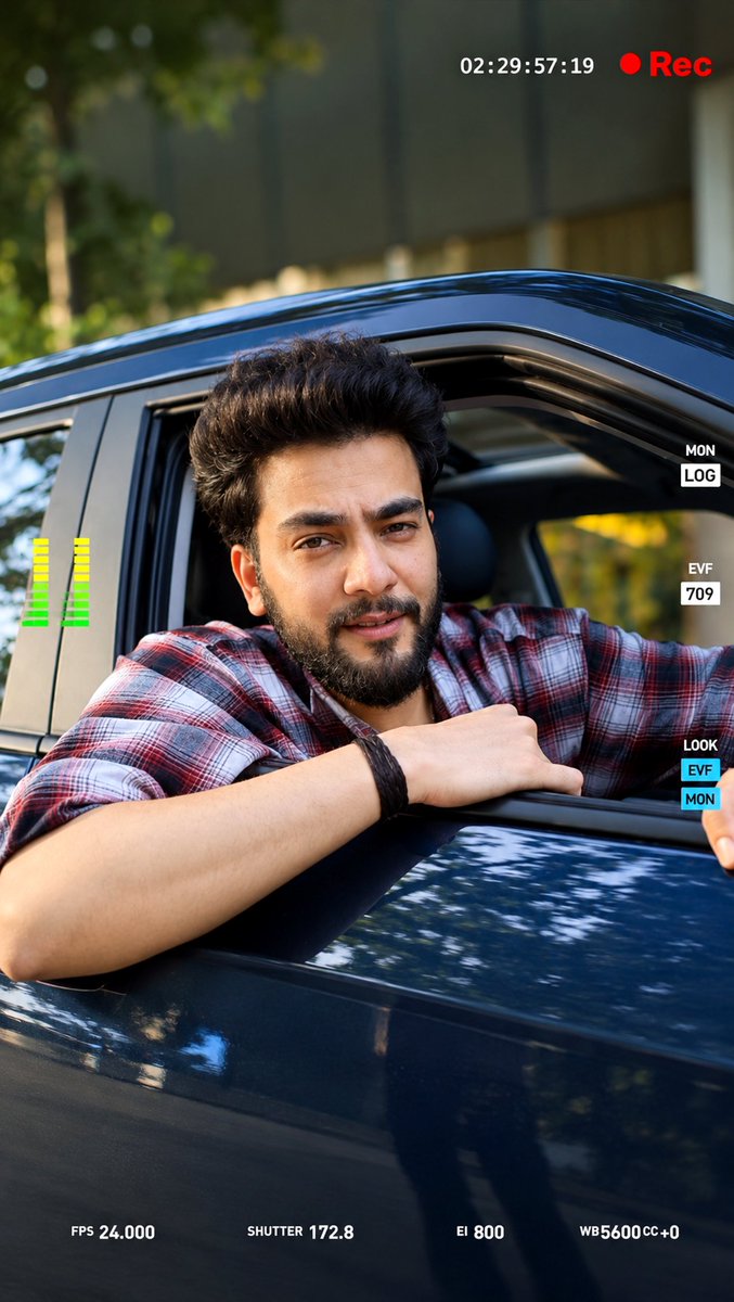 I_Jasvika's tweet photo. A phenomenal and fantastic promotion of the Mahindra XUV ZNG by actor @ElvishYadav.❤️‍🔥

This is what we call an upgrade in brand promotions.🚗

This promotion is on another level. Loved it, he is promoting automobiles now.🫰✨

#ElvishYadav https://t.co/lXIEdO6VUK