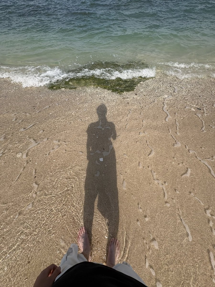 iam_Keonho's tweet photo. vacation+sex=paradise https://t.co/pauxmPQO1z