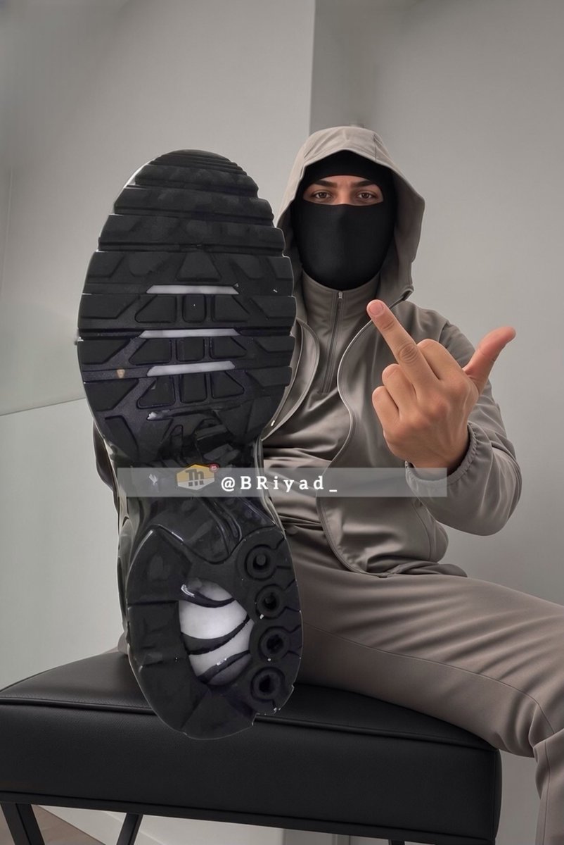 BRyiad_'s tweet photo. Rampe au pieds de ton boss 🇩🇿🔥
#findom #cashmaster https://t.co/BlZrs6gjbe