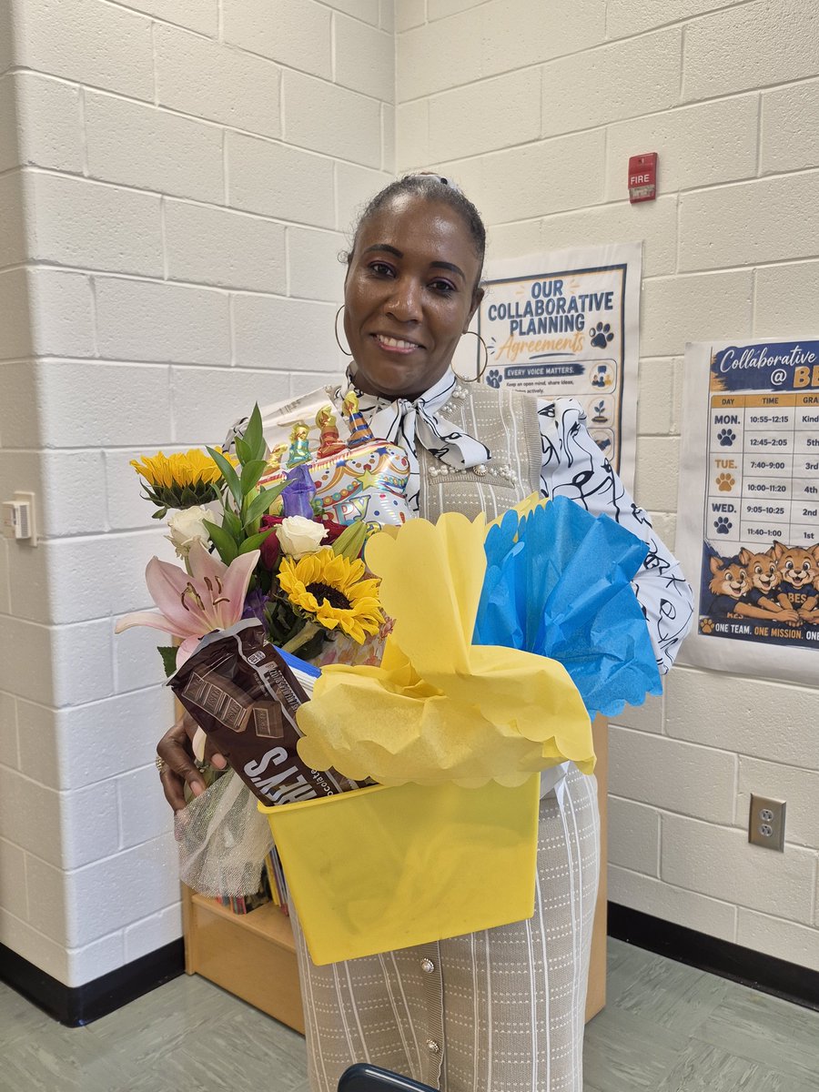 BethlehemES_HCS's tweet photo. 🎂Happy Birthday to our Assistant Principal, @RoxannEvan46848 ! Thank you for your leadership, dedication, and care for our Bobcat family. Wishing you a day filled with joy and a wonderful year ahead! https://t.co/iCHX5PQWLq