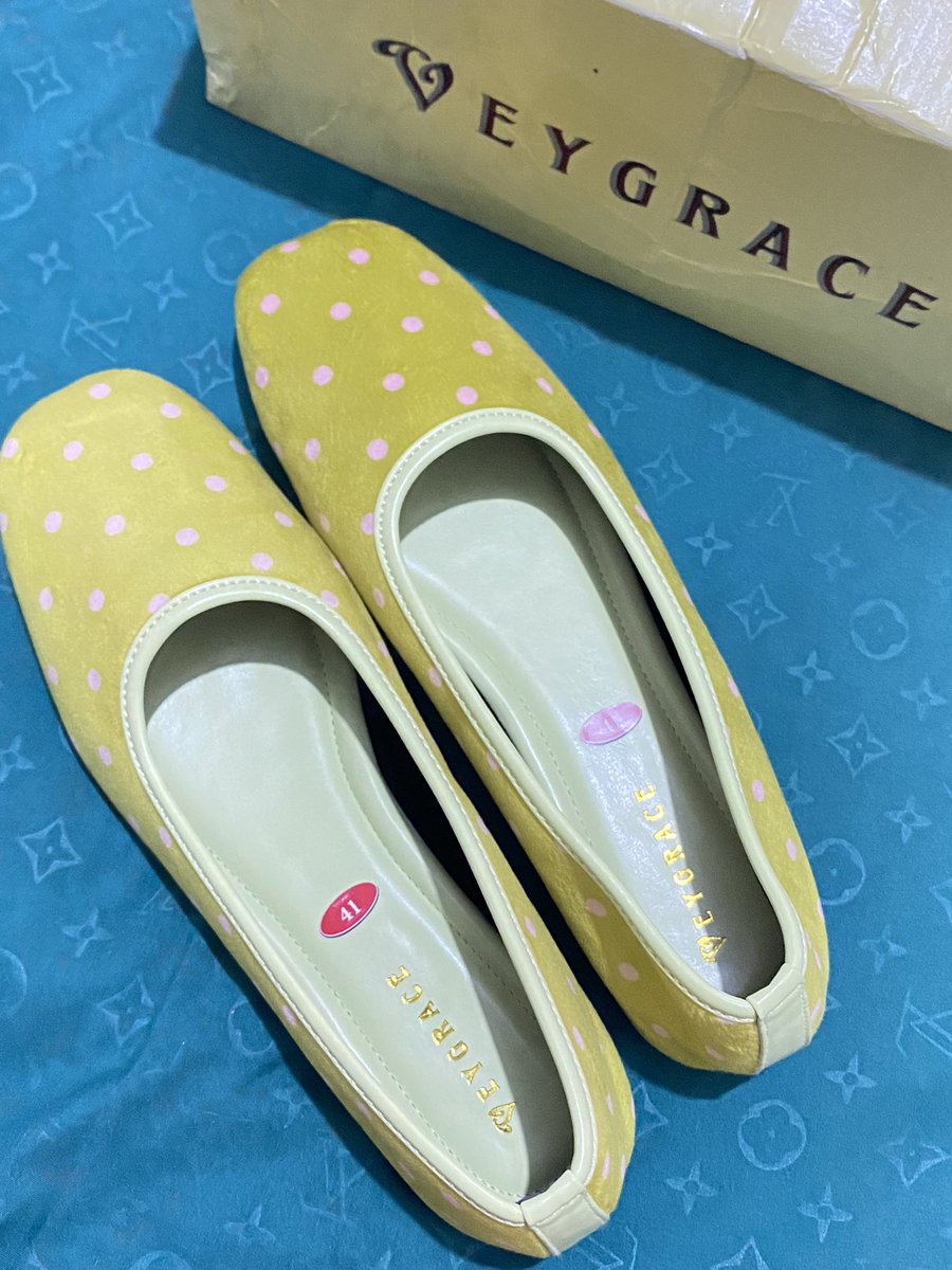 nads4f's tweet photo. guys liat sepatu polkadot selucu ini 🎀 

modelnya mary jane flats gitu, tapi motif polkadotnya bikin look makin gemoy!! warnanya juga gemes gemes banget,  cocok buat yang suka outfit girlyy https://t.co/IxH7f9NNxk
