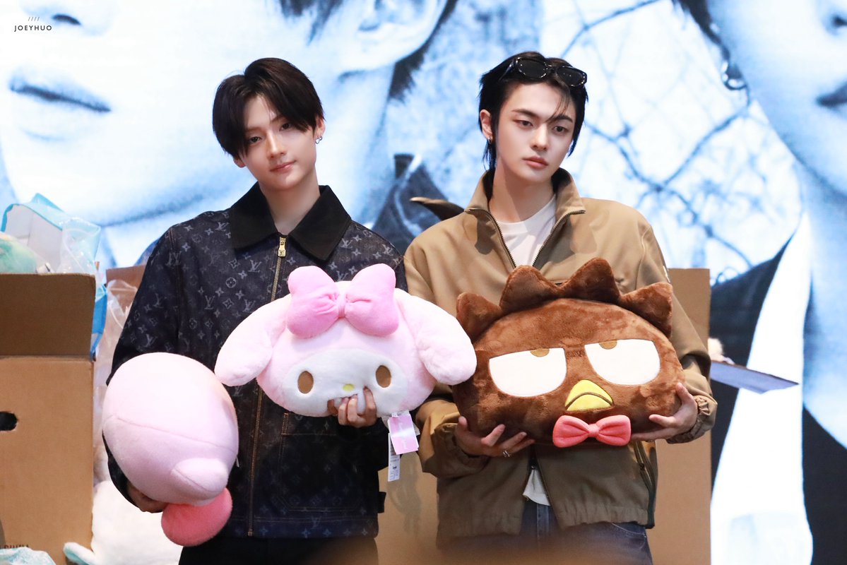 Joeyhuo00's tweet photo. 261017

#리오 #이리오 #LEO 
#상원 #이상원 #SANGWON 
#렝원 #LEOWON #leowon #상리오즈
#알파드라이브원 #ALPHADRIVEONE
#ALD1 https://t.co/w75UGTMNKJ
