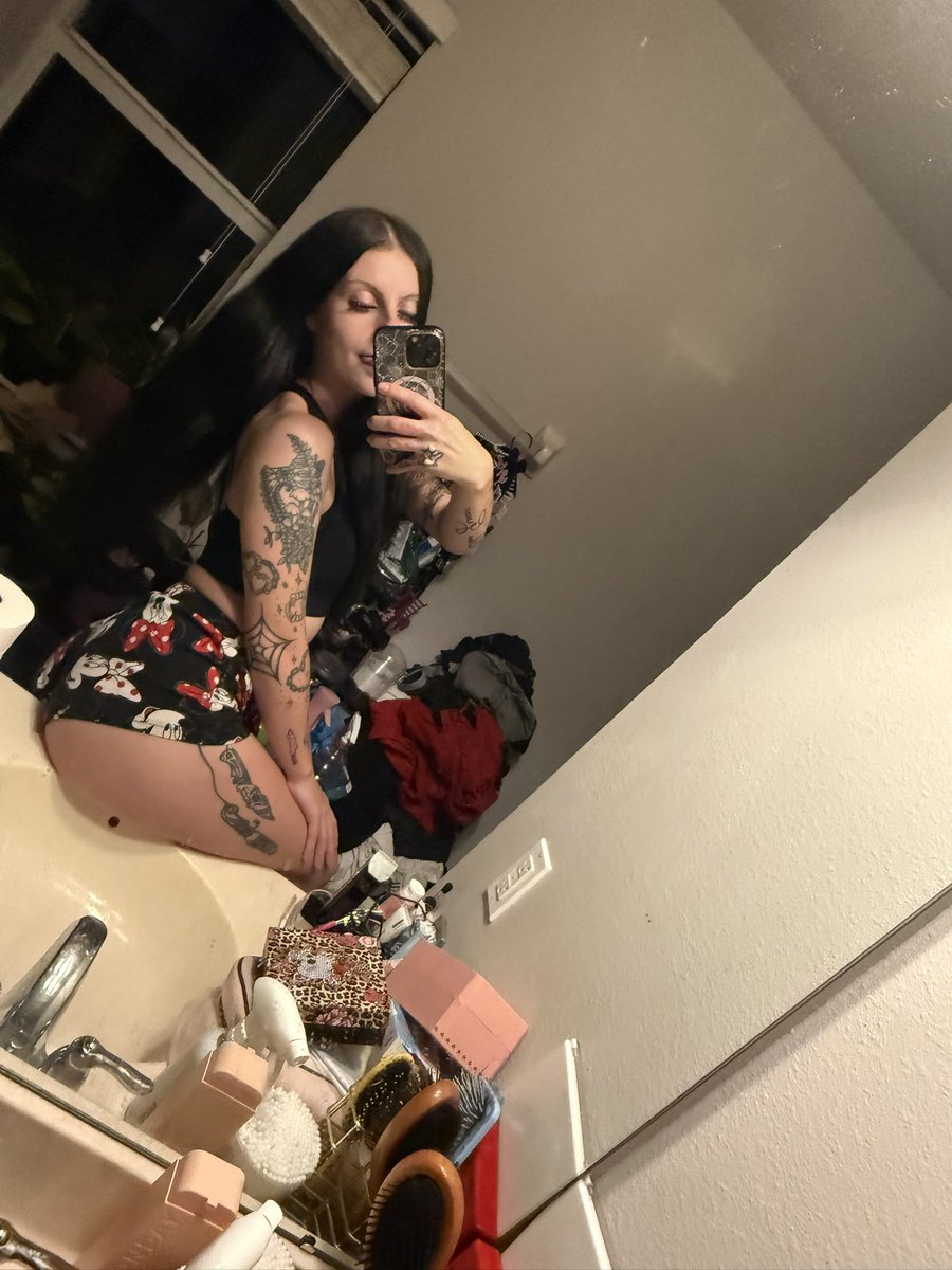 itzjuicyylexx's tweet photo. Who’s tryna do a snap seshhhh or get a big bundle of content ??? Come add meeee I’ll be on doin deals all day 👀🩷 #gfe #nolimit #buyingcontent #sellingcontent #femdom 
Tele: Itzjuicylex https://t.co/4CRKeJrS9V