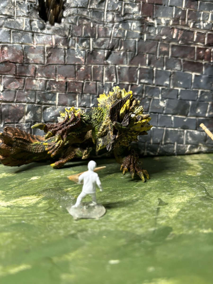 Rot3WumNFm39631's tweet photo. #モンハンフィギュアクエスト名
落雷注意⚠️黄金のイルミネーション
金雷公ジンオウガ
一頭の討伐 https://t.co/tEoPJ79xL0
