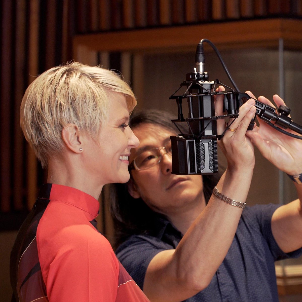 LewittAudio's tweet photo. LEWITT PURE TUBE was holistically designed so you can deliver your best vocal performance with a sound that inspires. It upgrades your vocal performance with timeless premium sound, which is apparent in all the details. 💡 https://t.co/miOIoTYK2K