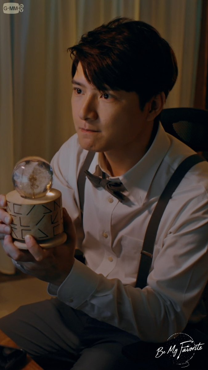 C7_collection's tweet photo. 本日10月18日は「Be My Favorite」他数多くの作品で活躍されるKristさん［@kristtps］31回目のお誕生日ですね🎂
Happy Birthday🎉
#KRISTOBER18 

演技に歌に、ますます輝く幸せな１年になりますように🥰
#KristPerawat https://t.co/ky0Uo5BvQ7