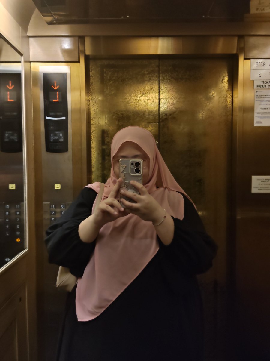 izara94524's tweet photo. i feel so pretty today HAHAHA🤣🥴 https://t.co/icOQiz32vJ