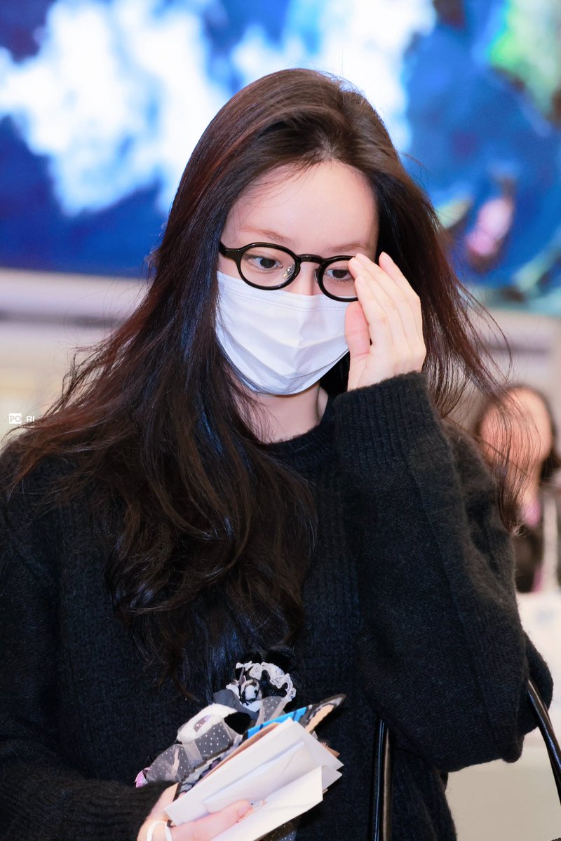 HYERI_POPO's tweet photo. 我们下次再见~👋
𝟐𝟔𝟏𝟎𝟏𝟖 𝐈𝐂𝐍 🛬
@hyeriherihey 
#HYERI #혜리 #공항패션 https://t.co/hNBD7iGc03