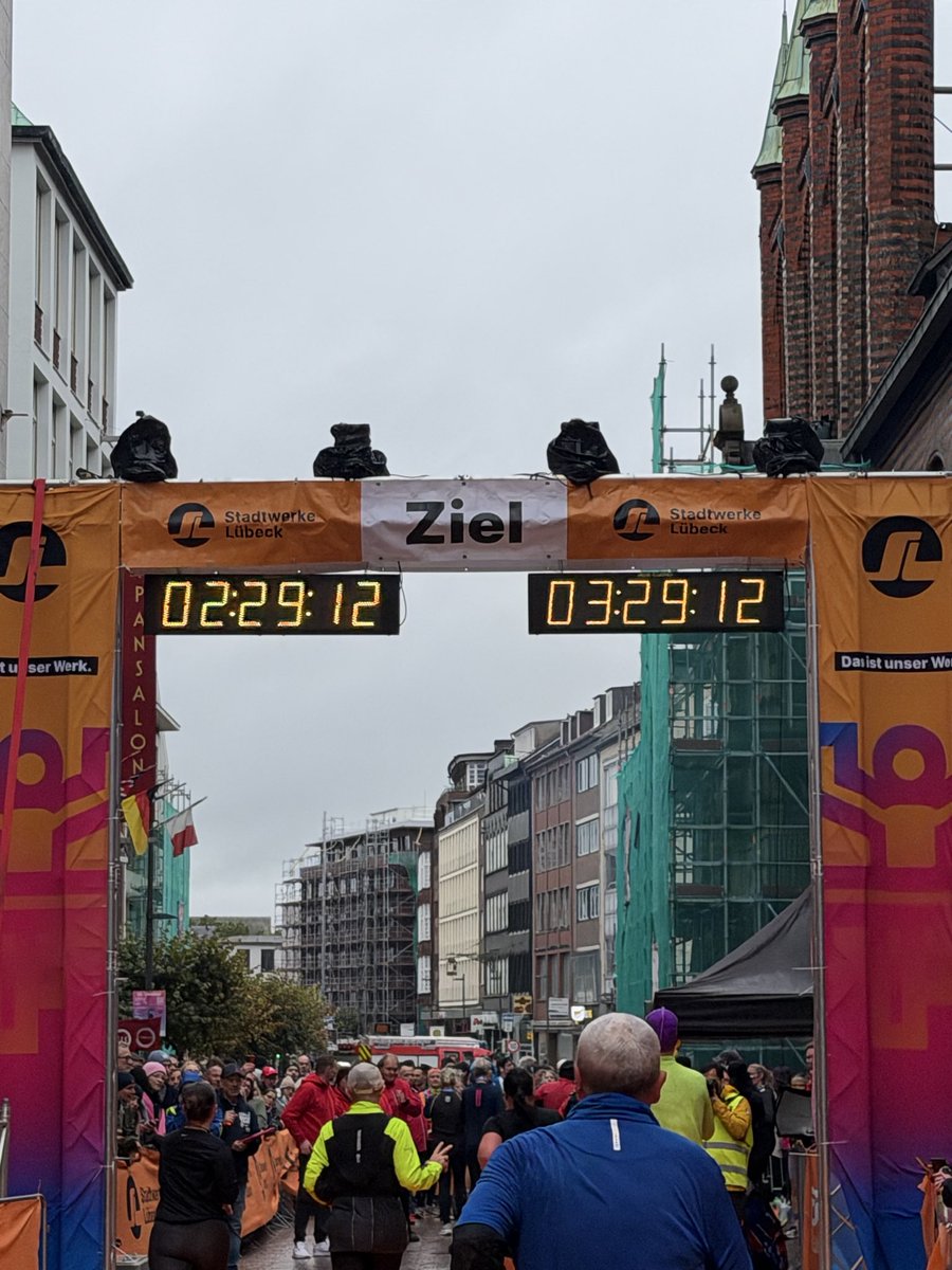 Timleon_HSV's tweet photo. Halbmarathon 2026 finisher🥹✅

Glaubt an eure Träume https://t.co/X6I86jRu0x