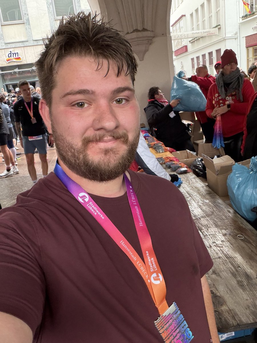 Timleon_HSV's tweet photo. Halbmarathon 2026 finisher🥹✅

Glaubt an eure Träume https://t.co/X6I86jRu0x