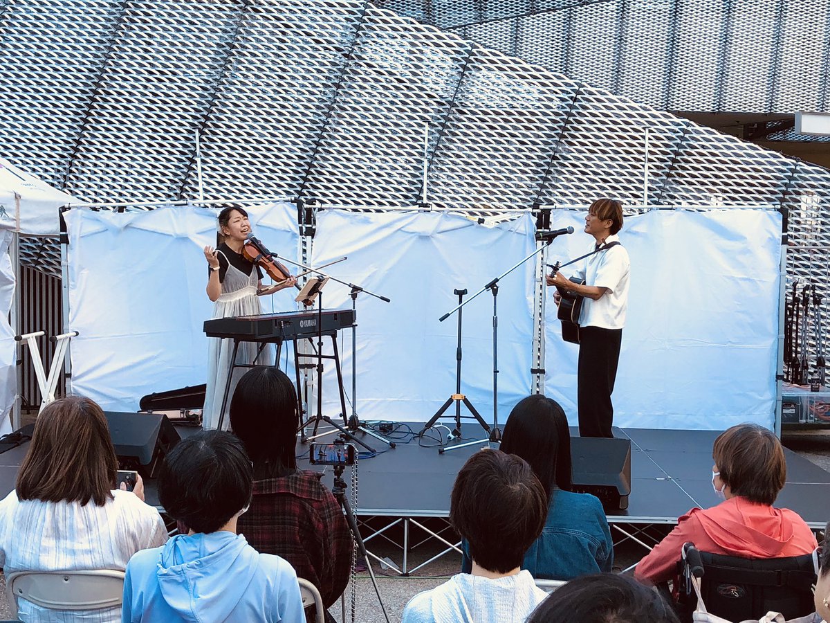 sadaya0907's tweet photo. ところざわサクラタウン🌸では初の
JAY'S GARDEN🎤いわいでやまだ🎹🎻🎸でした♪
M岡さん、またこれからも、よろしくね！😆笑 https://t.co/TKXOorRJce