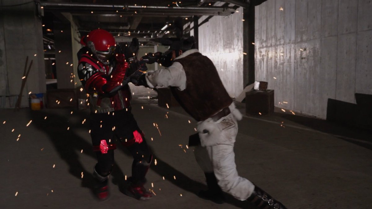 UltraSnacker's tweet photo. Kamen Rider Zeztz and Captain Omegahorn battle. #Omegahorn https://t.co/iHBTJKFctD
